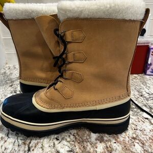 Sorel NWT Men’s Caribou boots